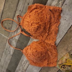 M = 34C  Aerie Lacey Peach/Orange padded bra